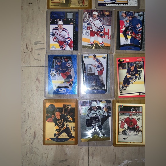 Autographed pictures and some cards - Picture 5 of 7